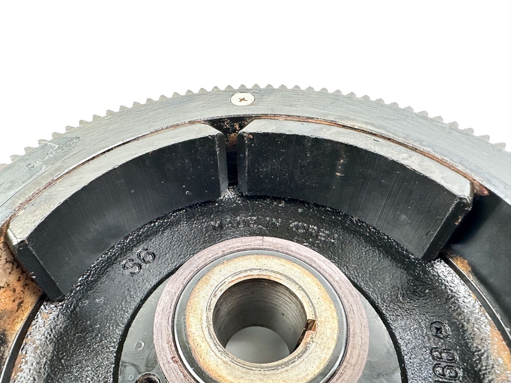 2000 Mercury 25 HP 2 Stroke Outboard Flywheel 818354T12 OEM