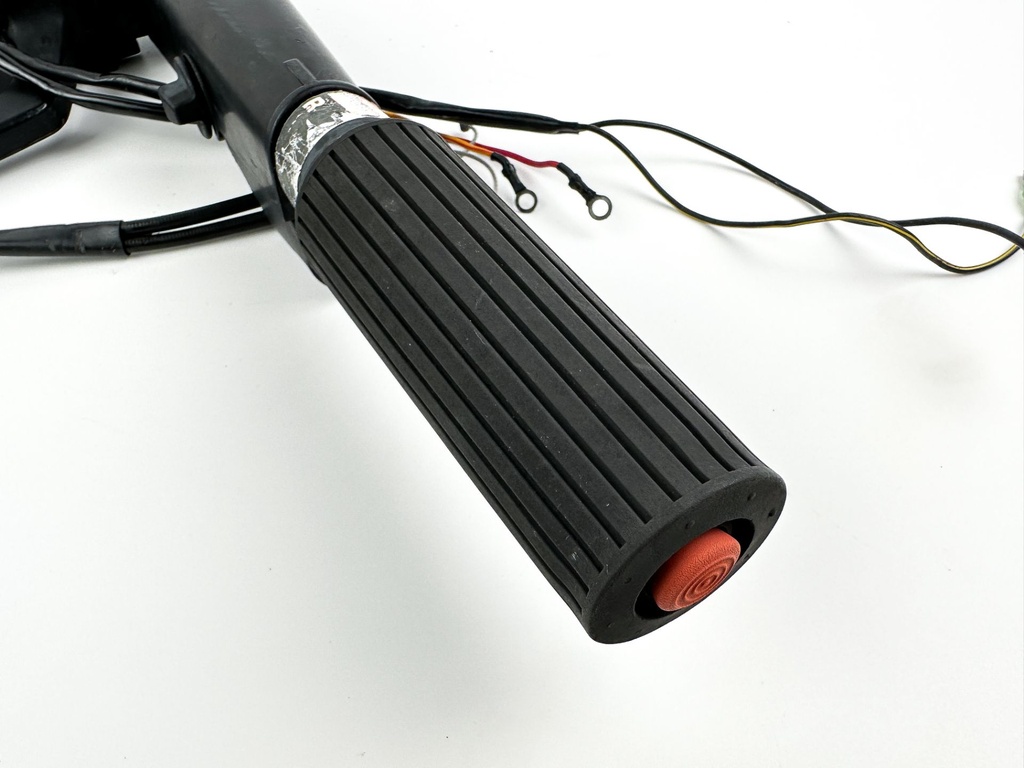 2000 Mercury 25 HP 2 Stroke Outboard Tiller Steering Handle 821468T4 OEM