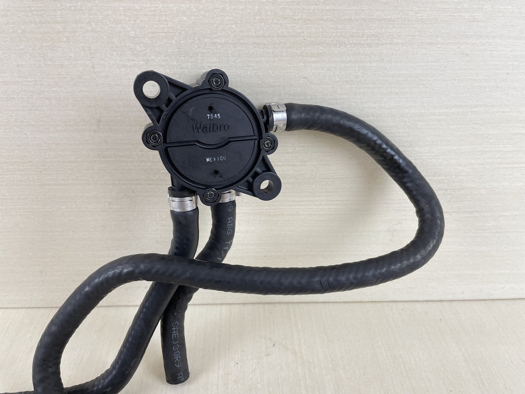 2016 Evinrude 25HP Etec 2 Stroke Outboard Fuel Lift Pump Assembly 5007184