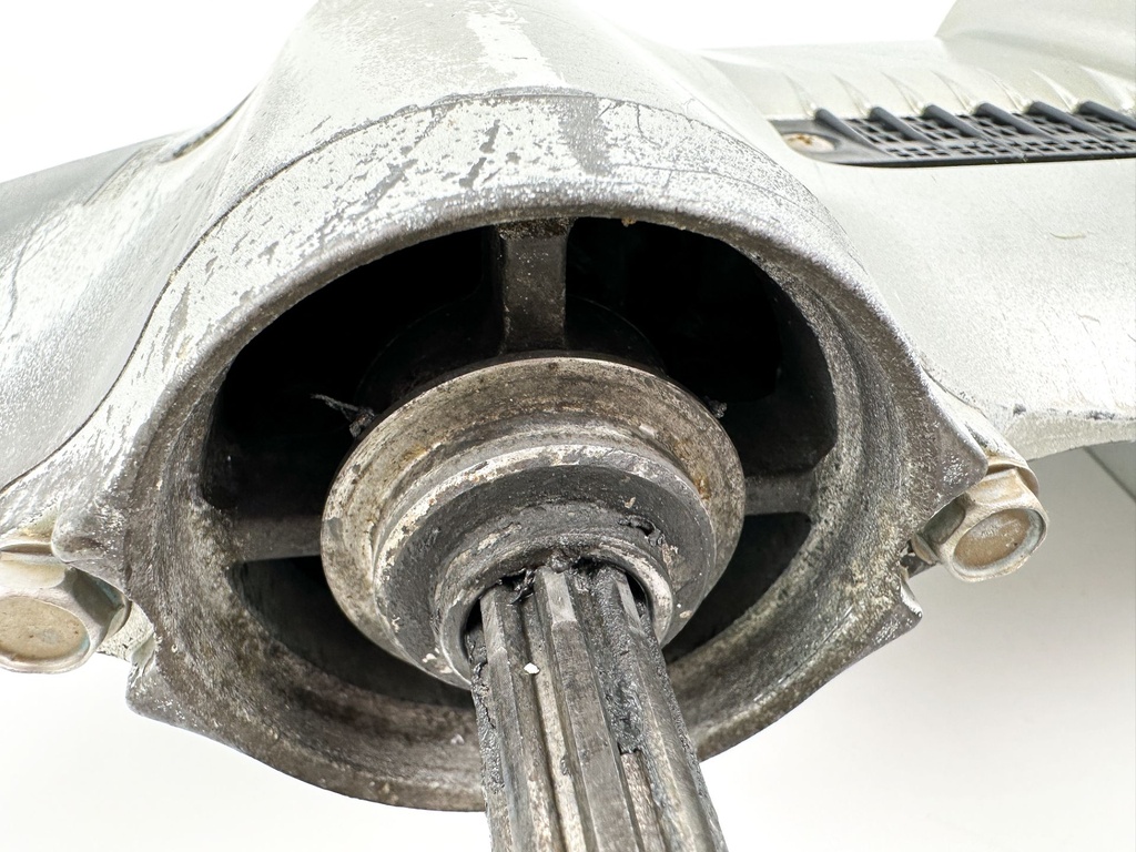 2003+ Honda 15 HP 4 Stroke Outboard Lower Unit Gear Case 41005-ZY1-615ZA OEM