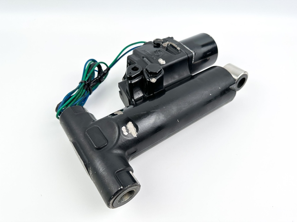 Evinrude Etec 70 90 115 130 HP Outboard Trim & Tilt Assembly 5005756 5008949