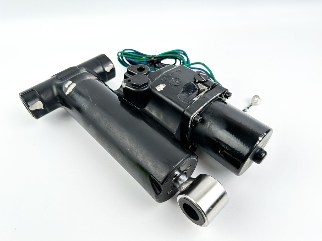 Evinrude Etec 70 90 115 130 HP Outboard Trim & Tilt Assembly 5005756 5008949