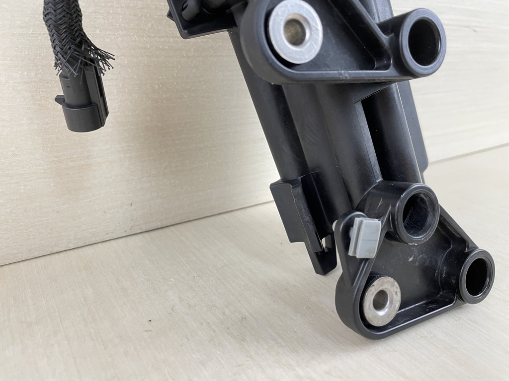 2016 Evinrude 25HP Etec 2 Stroke Outboard Fuel Vapor Separator Pump Assembly 5007896