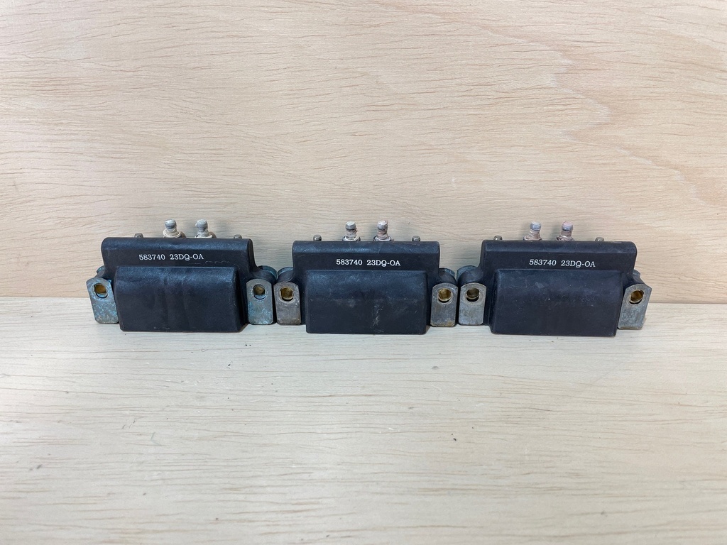 1995 Johnson 150HP Outboard Engine Dual Ignition Coil Set 0583740
