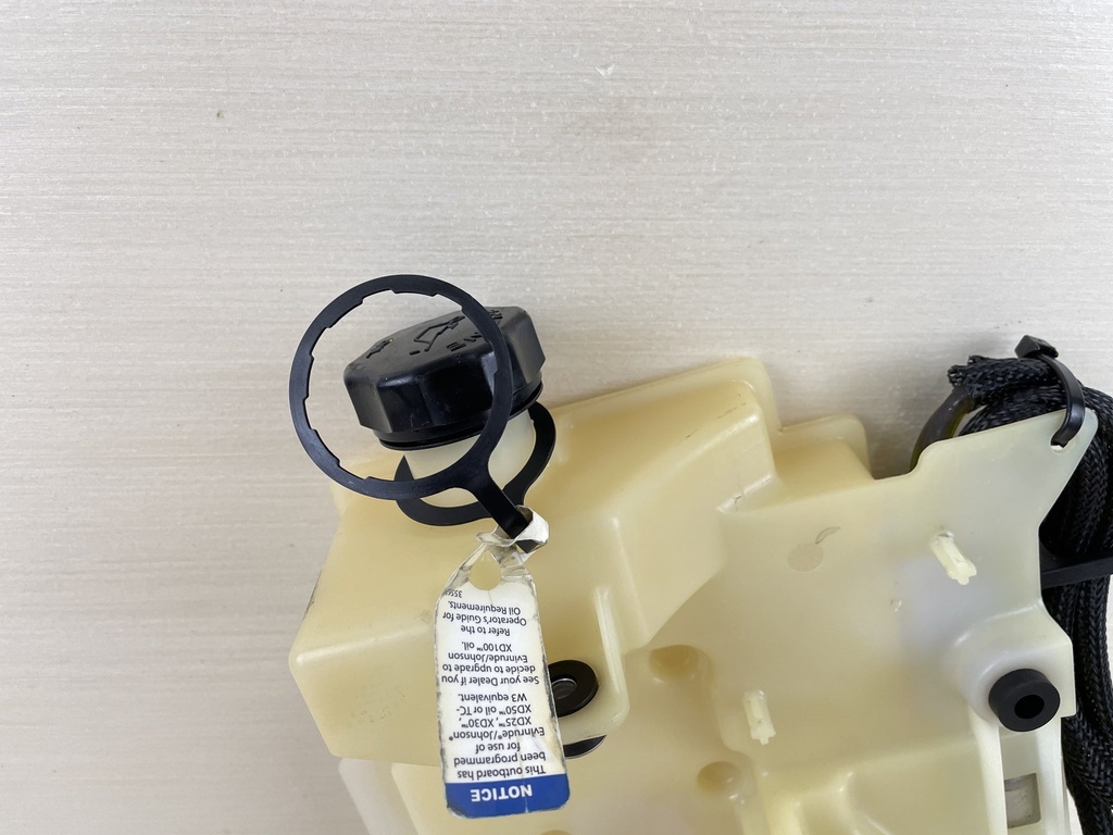 2016 Evinrude 25HP Etec 2 Stroke Outboard Oil Tank & Pump Assembly 5008994