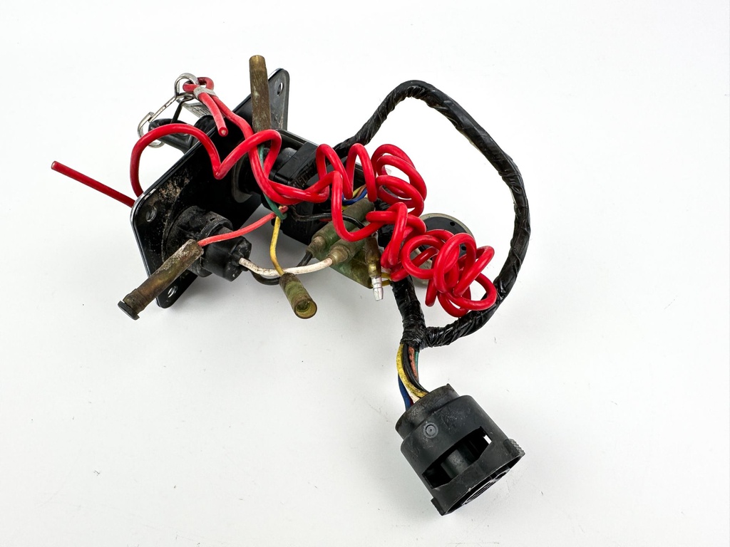 Yamaha Outboard Single Engine Key Switch W/ Key