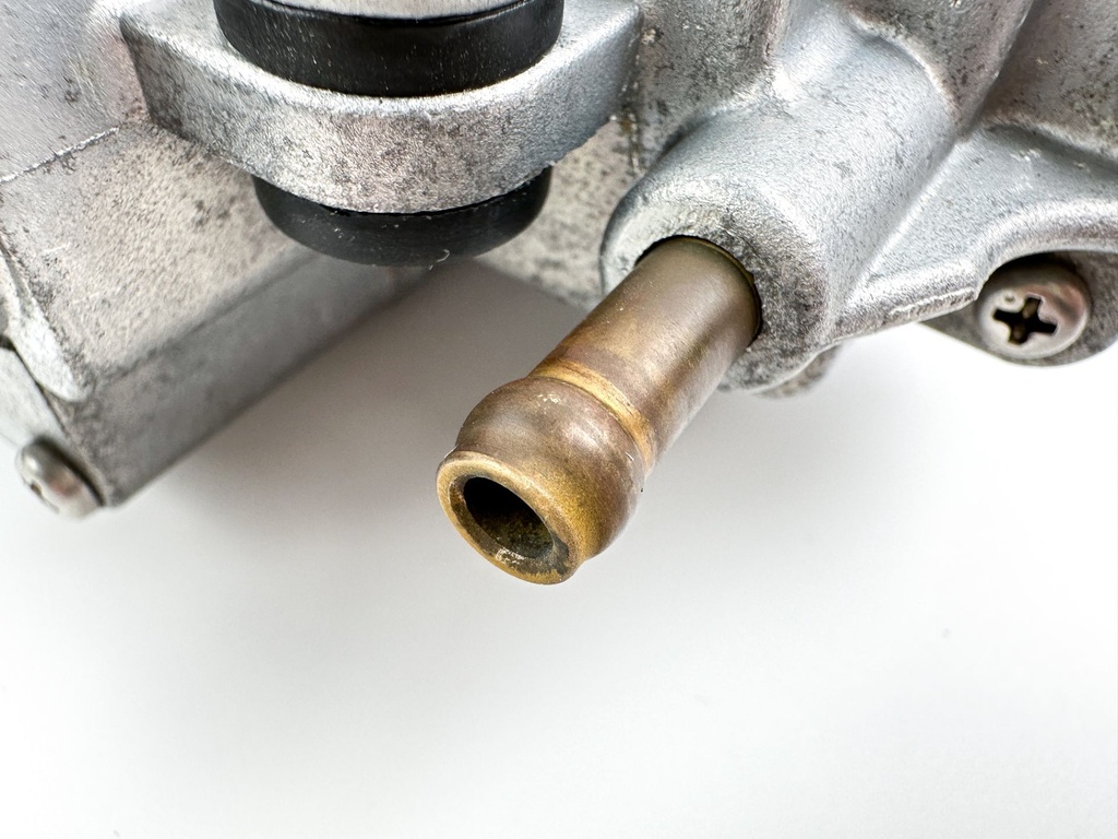 Suzuki DF 60 70 HP 4 Stroke Outboard VST Vapor Separator Tank Assembly Cleaned