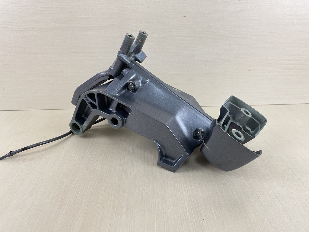 2000 Yamaha 40HP 4 Stroke Outboard 20" L Swivel & Steerig Bracket 67C-43311-10-4D