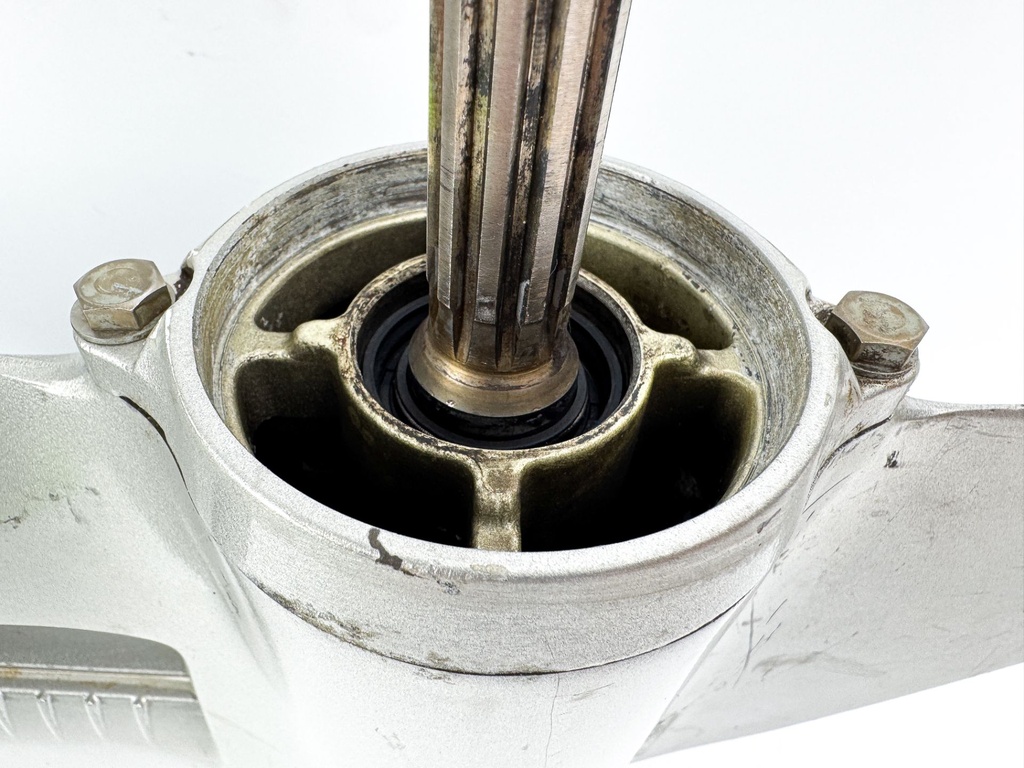 2001+ Honda 25 30 HP Outboard 20" Lower Unit Gear Case 41100-ZV7-729ZA