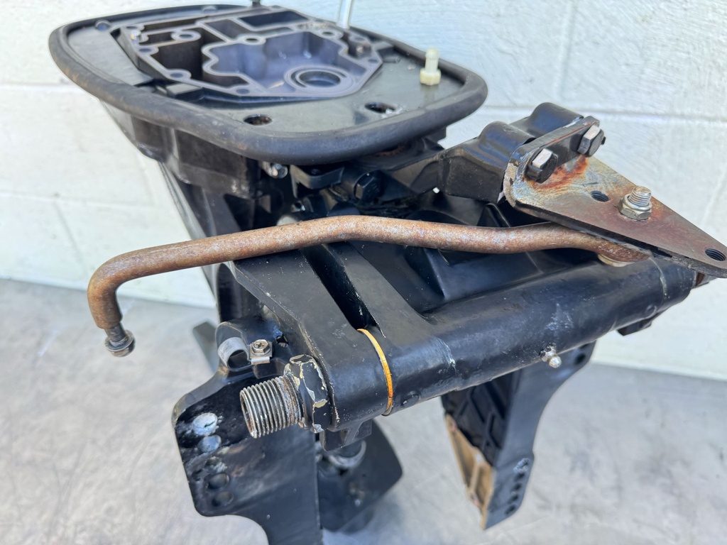 2007 Mercury 60 HP 4 Stroke Outboard Complete Midsection & Swivel Bracket 852421T5