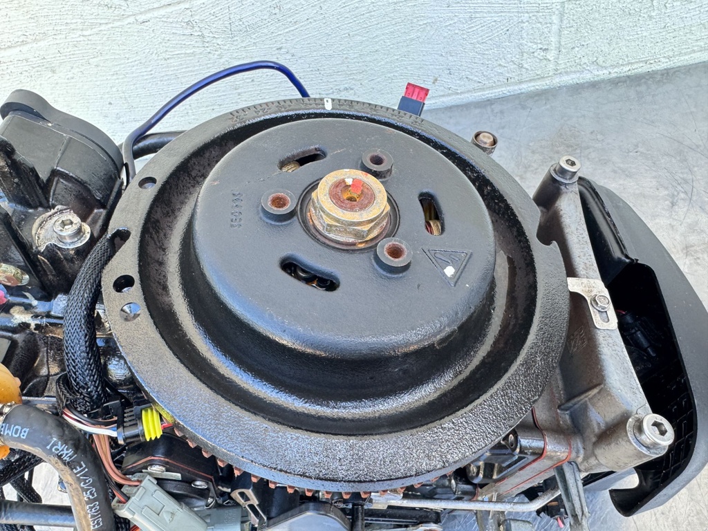 2006 Evinrude 40 HP 2 Stroke Outboard Powerhead 5006190 OEM