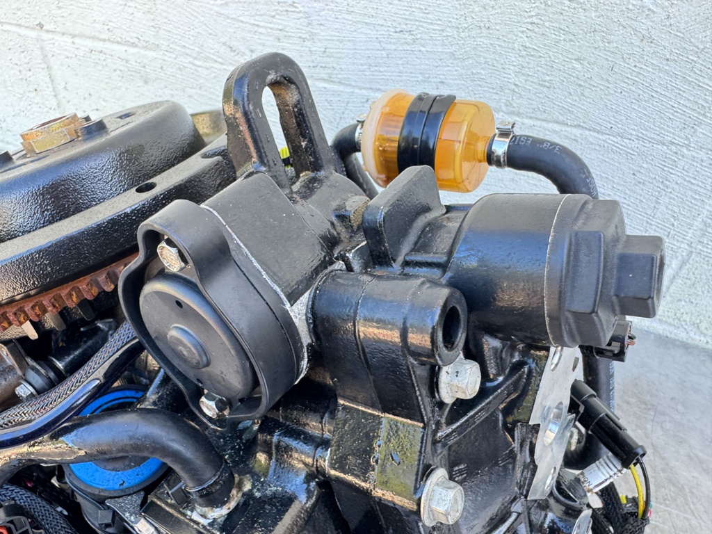 2006 Evinrude 40 HP 2 Stroke Outboard Powerhead 5006190 OEM