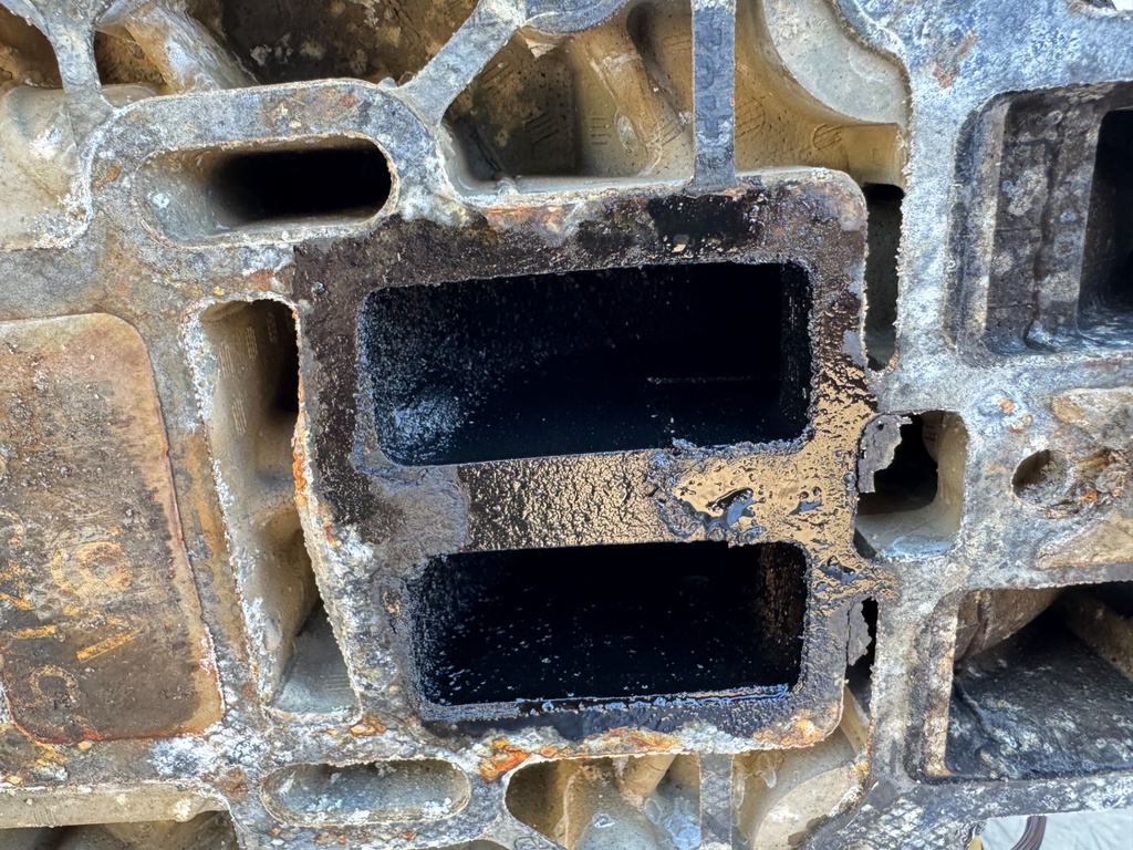 2017 Evinrude 200 HP 2 Stroke Outboard Powerhead 5007437 OEM