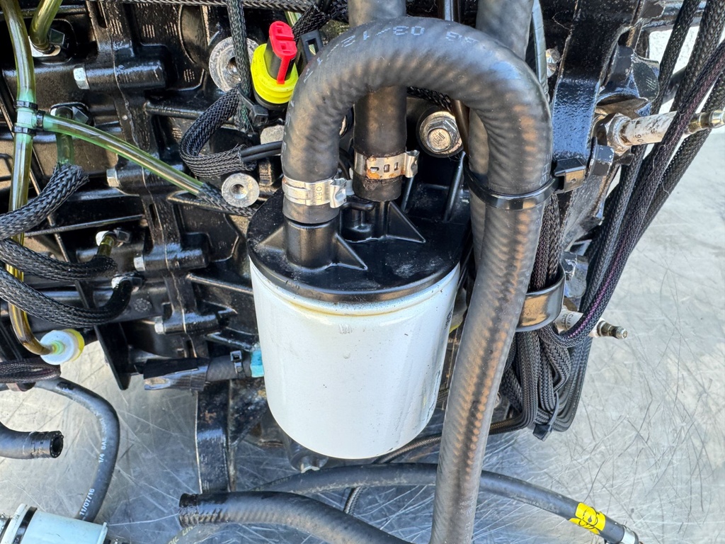 2017 Evinrude 200 HP 2 Stroke Outboard Powerhead 5007437 OEM