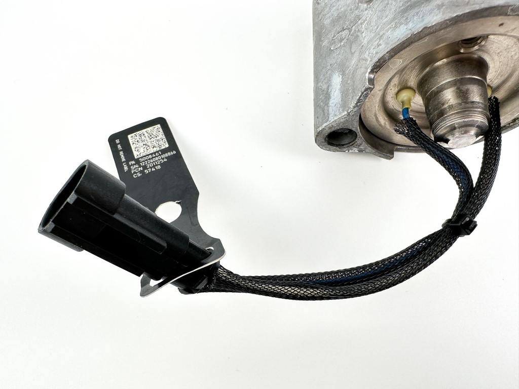 2013 Evinrude 30 HP 2 Stroke Outboard Fuel Injector 5008837 OEM