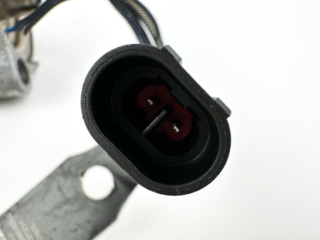 2013 Evinrude 30 HP 2 Stroke Outboard Fuel Injector 5008837 OEM