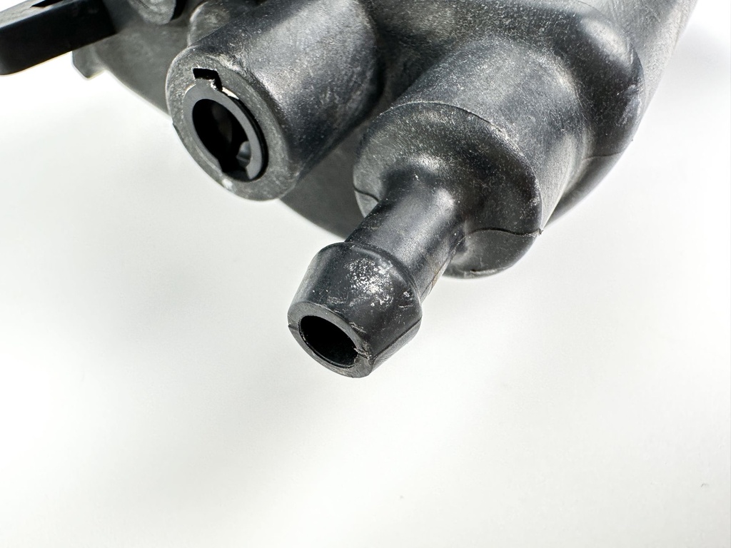 2013 Evinrude 30 HP 2 Stroke Outboard Vapor Separator Tank VST 5007896 OEM