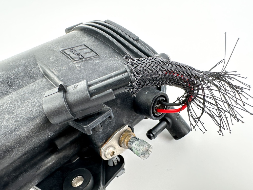 2013 Evinrude 30 HP 2 Stroke Outboard Vapor Separator Tank VST 5007896 OEM