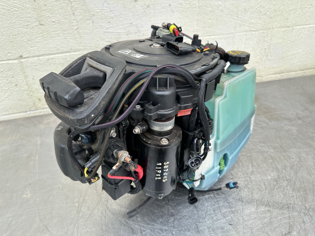 2013 Evinrude 30 HP 2 Stroke Outboard Powerhead 5008167 OEM