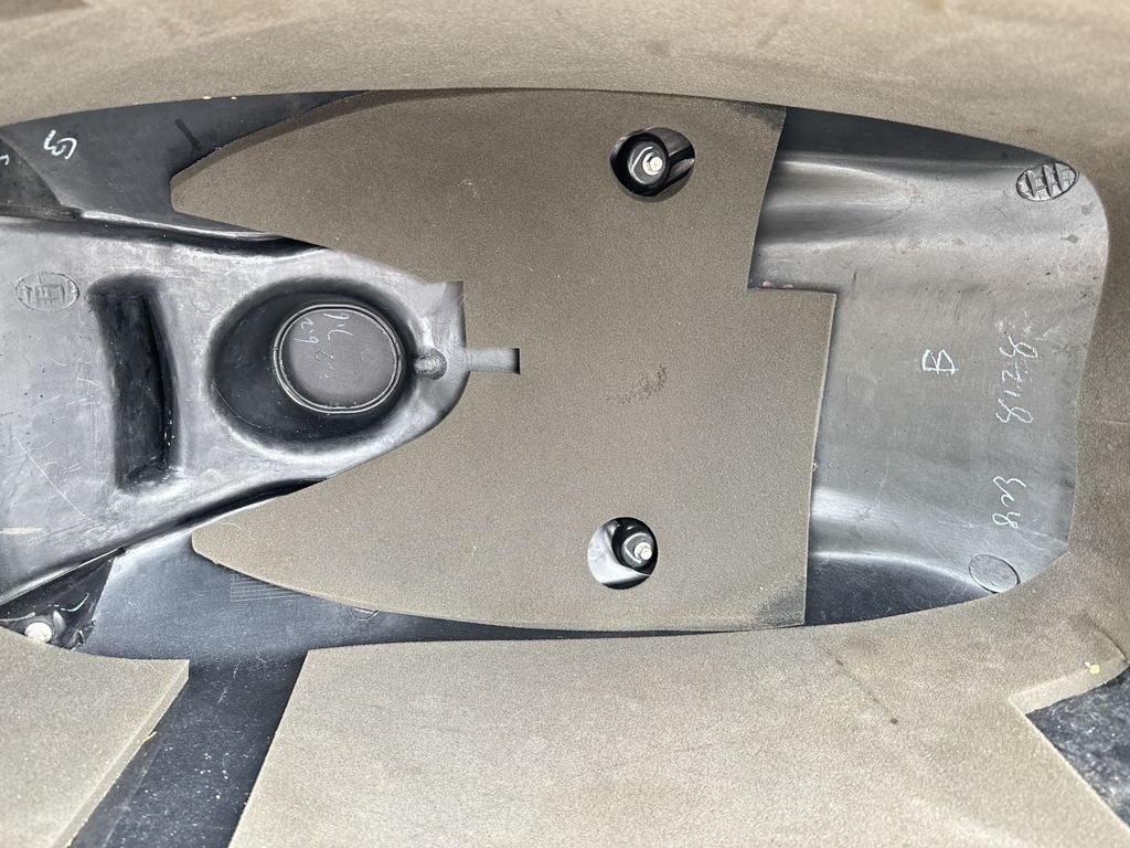 2018 Mercury 60 HP 4 Stroke Outboard Top Cowling 8M0118165 OEM