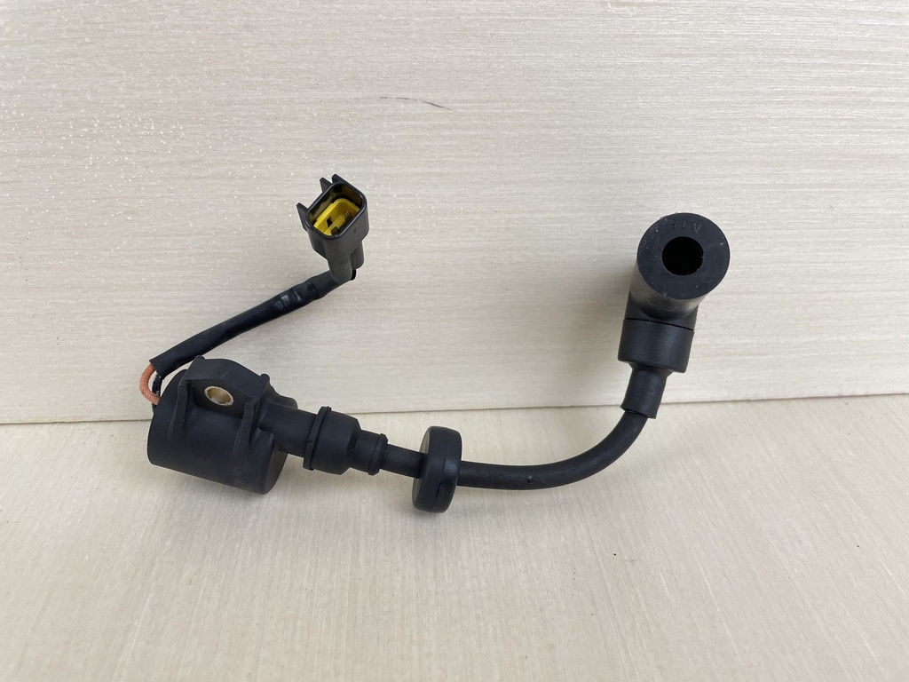 2000 Yamaha 40HP 4 Stroke Outboard Ignition Coil & Wire 67C-85570-00-00