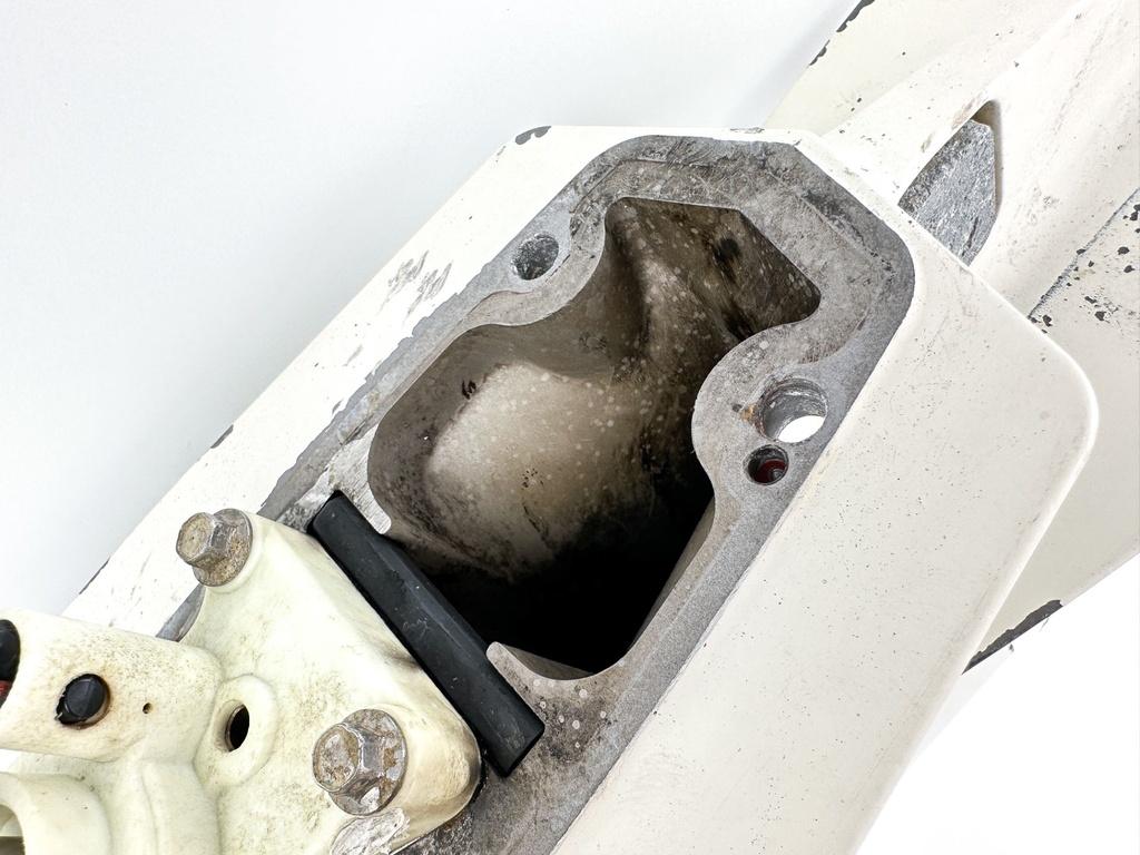 2013 Evinrude 30 HP 2 Stroke Outboard Lower Unit Gear Case 5008214 OEM