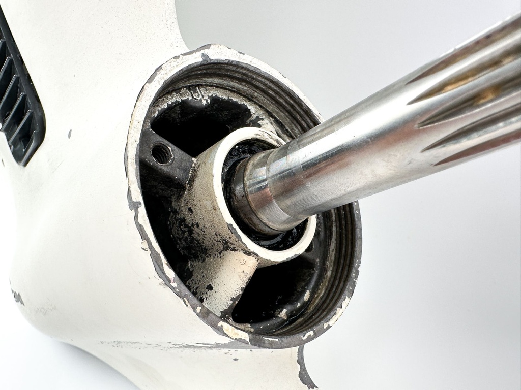 2013 Evinrude 30 HP 2 Stroke Outboard Lower Unit Gear Case 5008214 OEM