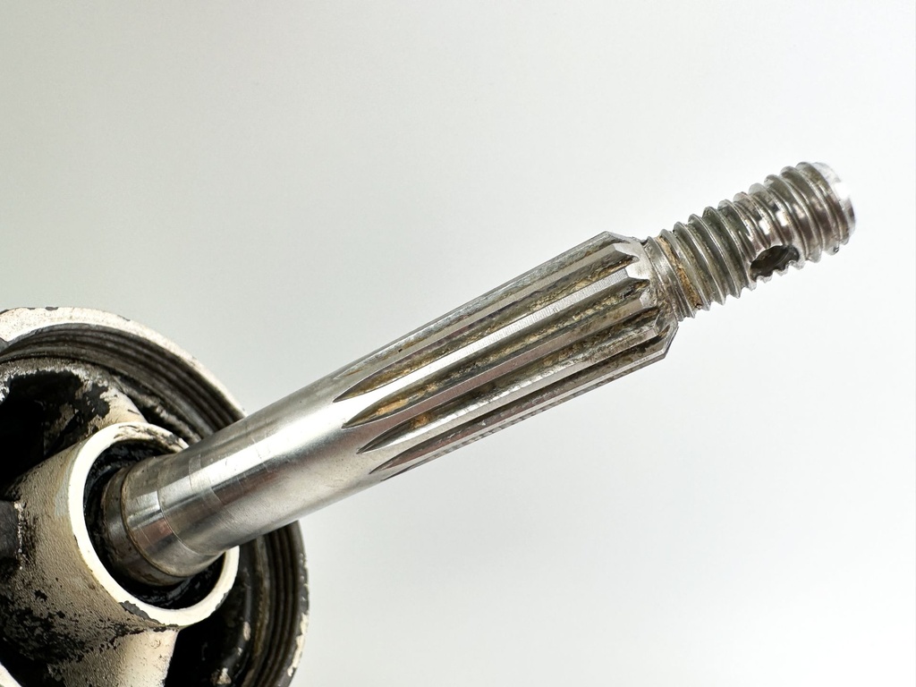 2013 Evinrude 30 HP 2 Stroke Outboard Lower Unit Gear Case 5008214 OEM