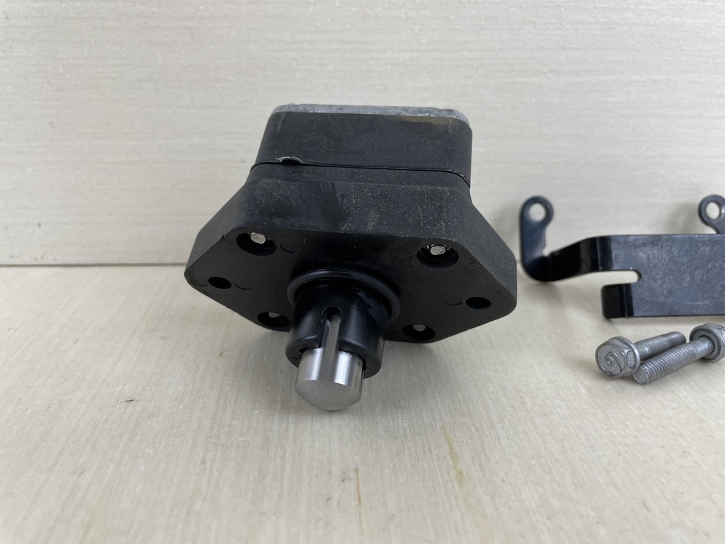 2000 Yamaha 40HP 4 Stroke Outboard Fuel Pump Assemlby 62Y-24410-02-00