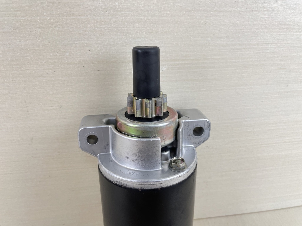 2000 Yamaha 40HP 4 Stroke Outboard Starter Motor Assembly 67C-81800-00-00  