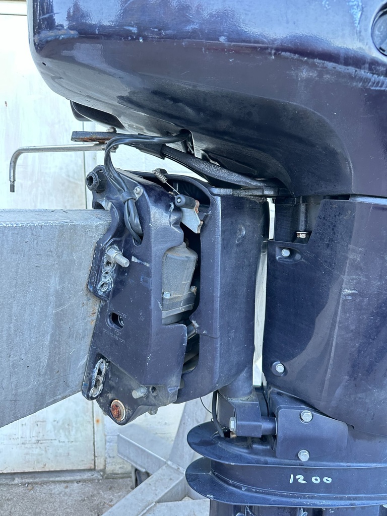 2016 Tohatsu 115HP 2 Stroke Outboard Engine W/ 25" XL Shaft