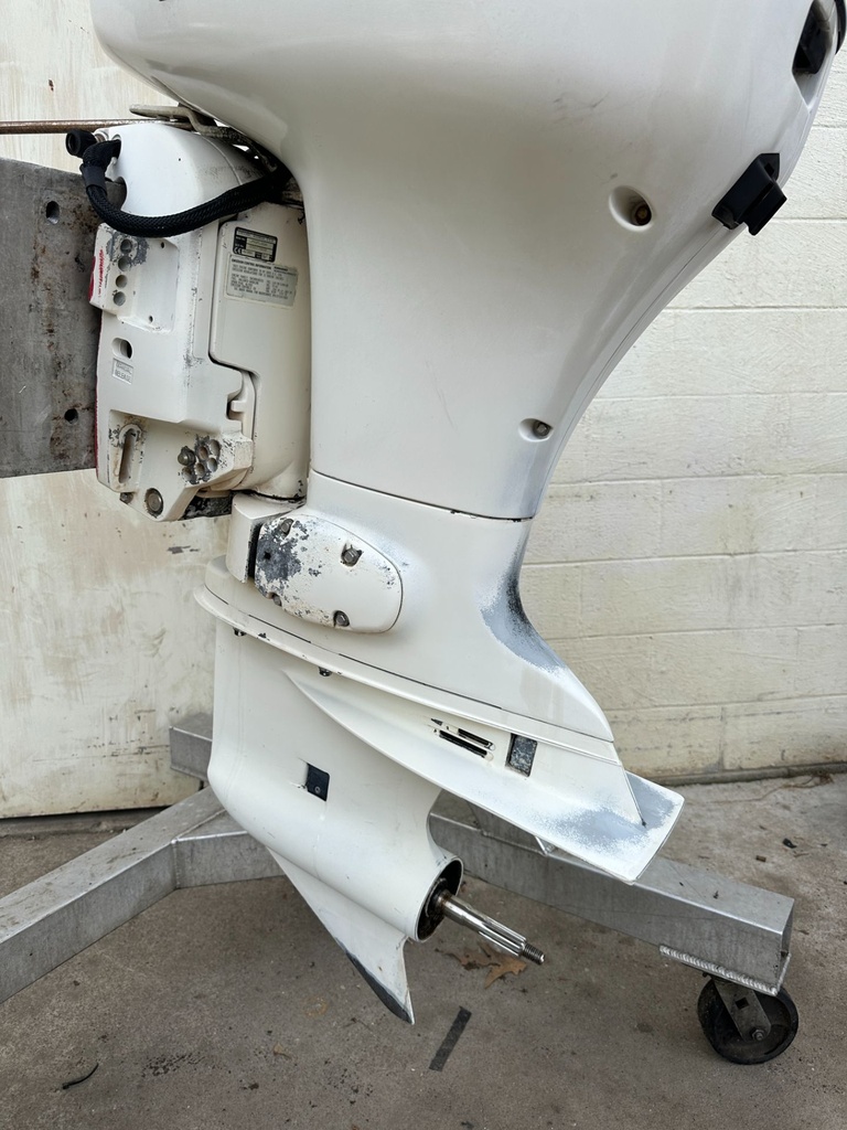 2005 Johnson 90HP 2 Stroke Outboard Engine W/ 20" Shaft - Needs Work