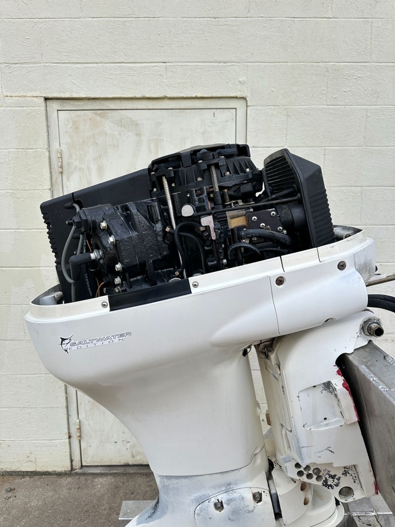 2005 Johnson 90HP 2 Stroke Outboard Engine W/ 20" Shaft - Needs Work