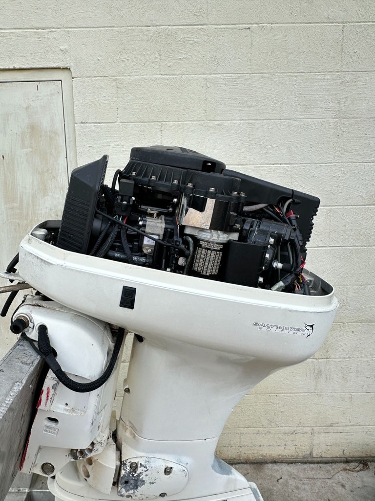 2005 Johnson 90HP 2 Stroke Outboard Engine W/ 20" Shaft - Needs Work