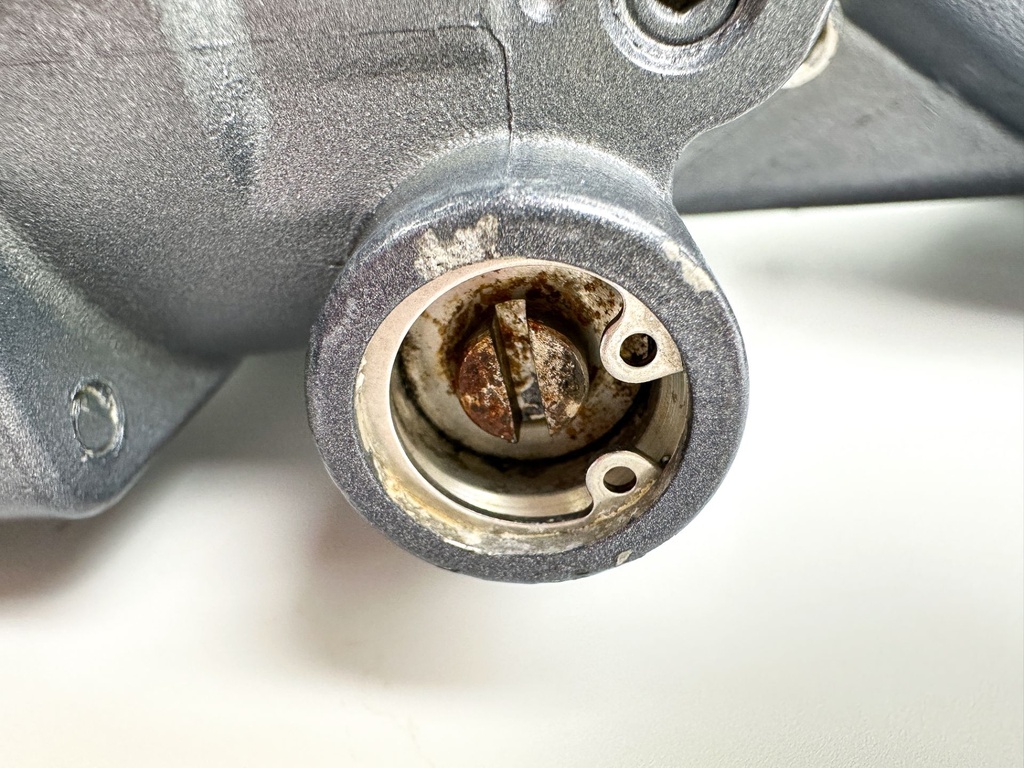 2004+ Yamaha F150 150HP 4 Stroke Outboard Power Trim Tilt Unit 63P-43800-00-4D