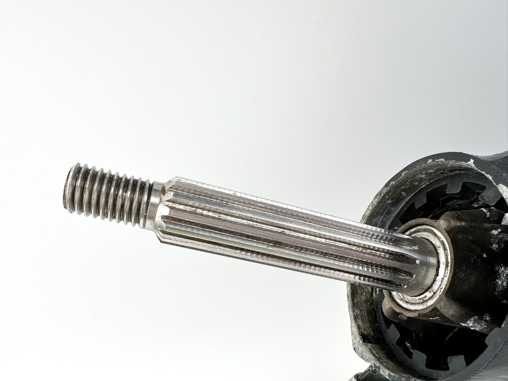 Mercury 50 60 HP 2 Stroke 3 Cylinder Lower Unit Gear Case 20" Long