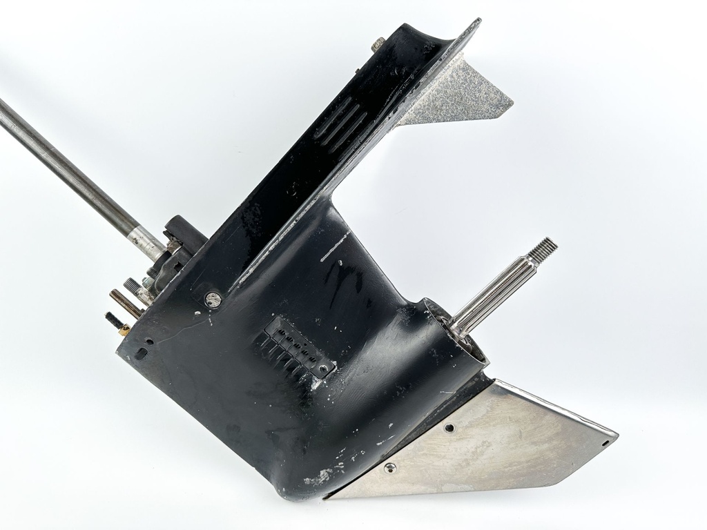 Mercury 50 60 HP 2 Stroke 3 Cylinder Lower Unit Gear Case 20" Long