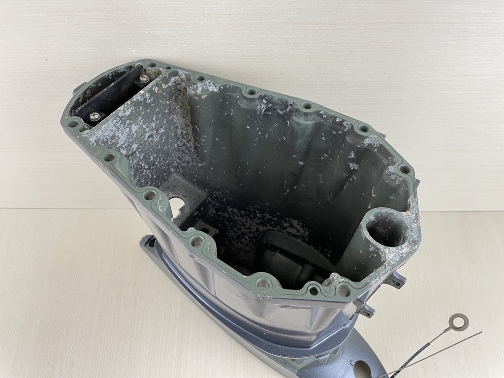 2000 Yamaha 40HP 4 Stroke Outboard Upper Casing Midsection 67C-45111-10-4D