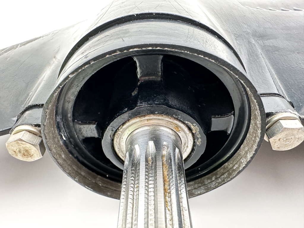 Mercury 30 40 HP 2 Stroke 2 Cylinder 20" Long Lower Unit Gear Case 821306T6