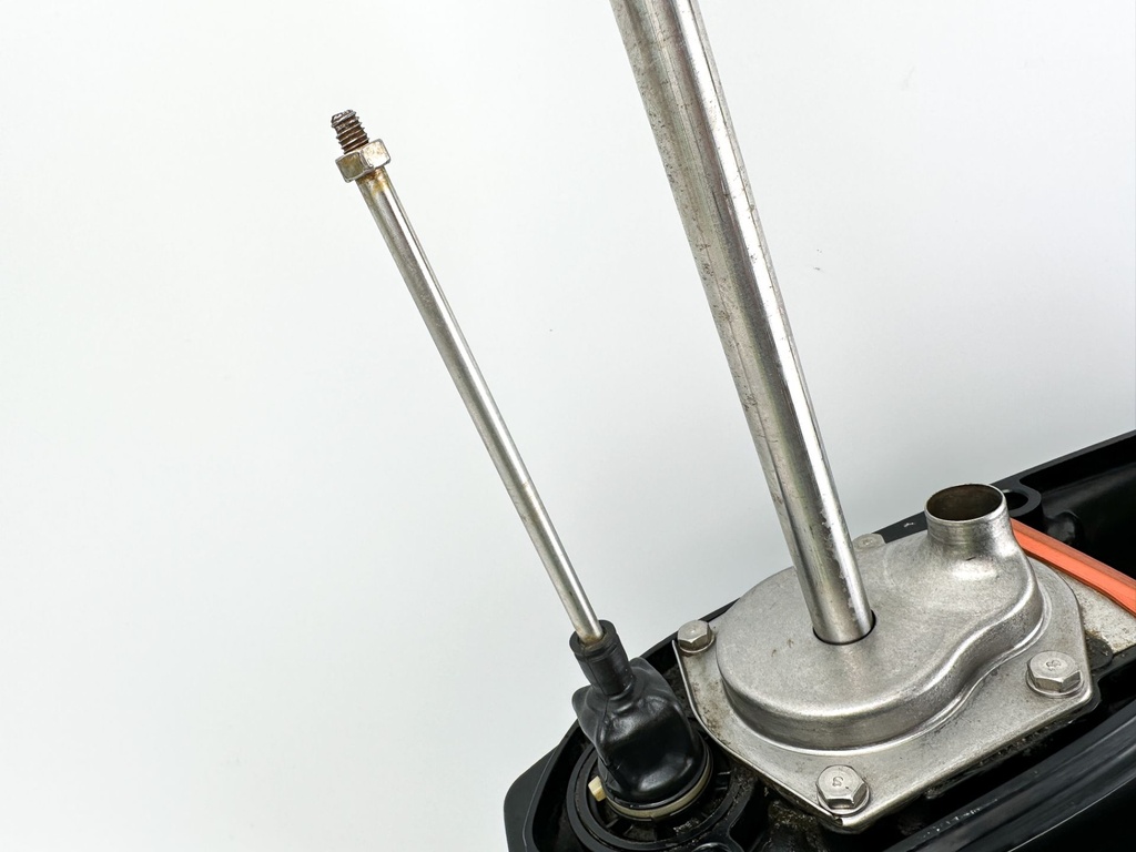 Mercury 30 40 HP 2 Stroke 2 Cylinder 20" Long Lower Unit Gear Case 821306T6