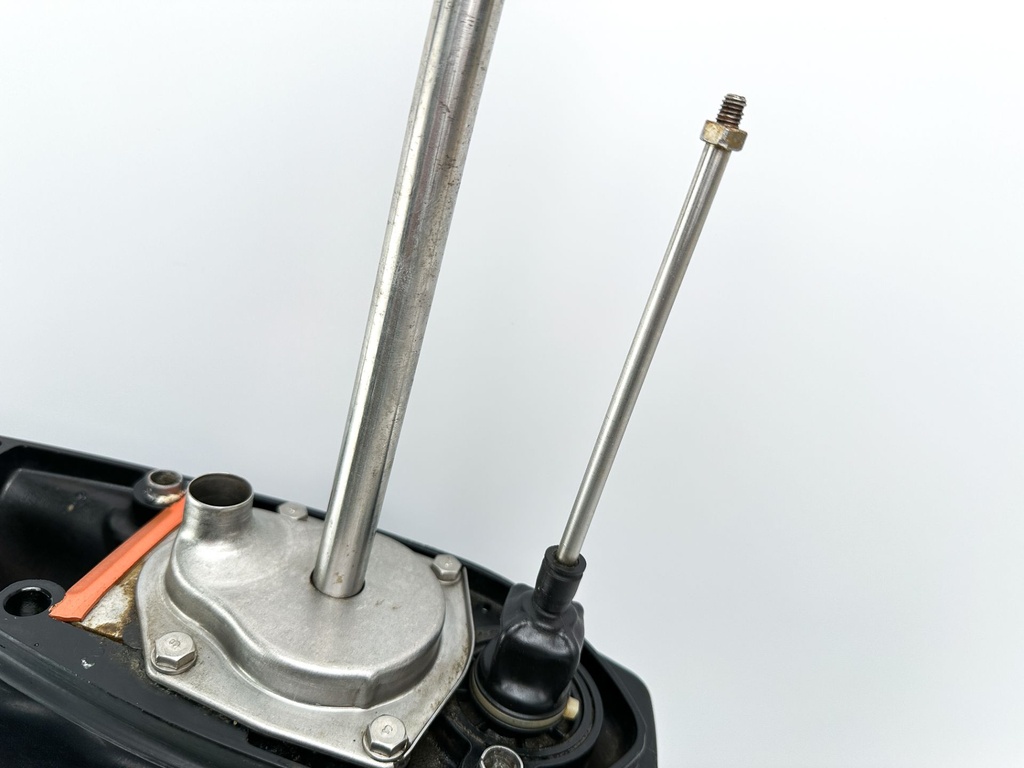 Mercury 30 40 HP 2 Stroke 2 Cylinder 20" Long Lower Unit Gear Case 821306T6