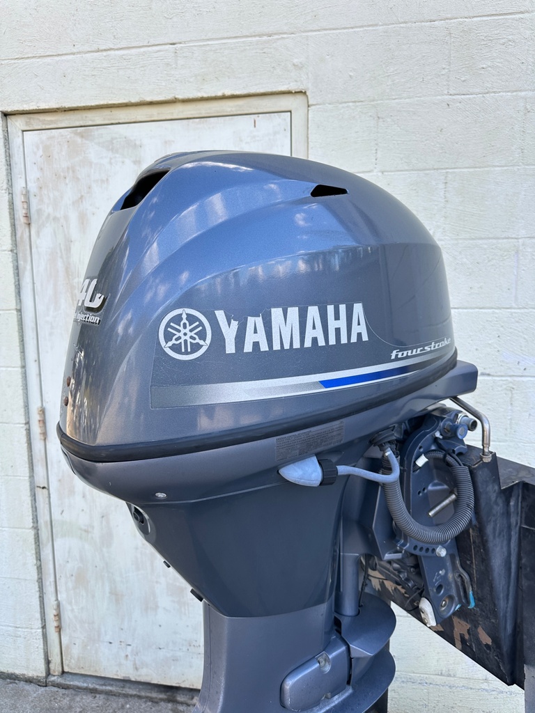 2010 Yamaha 40HP 4 Stroke Outboard W/ 20" Shaft - 197 Hours