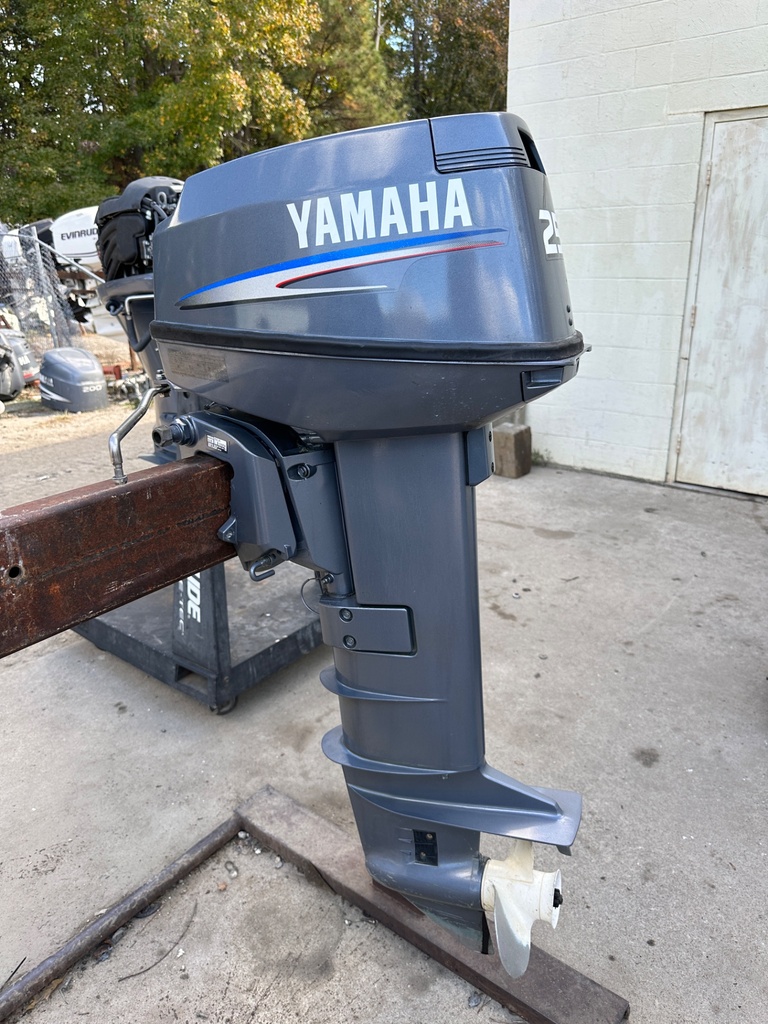 2008 Yamaha 25HP 2 Stroke Outboard Engine W/ 20" Shaft