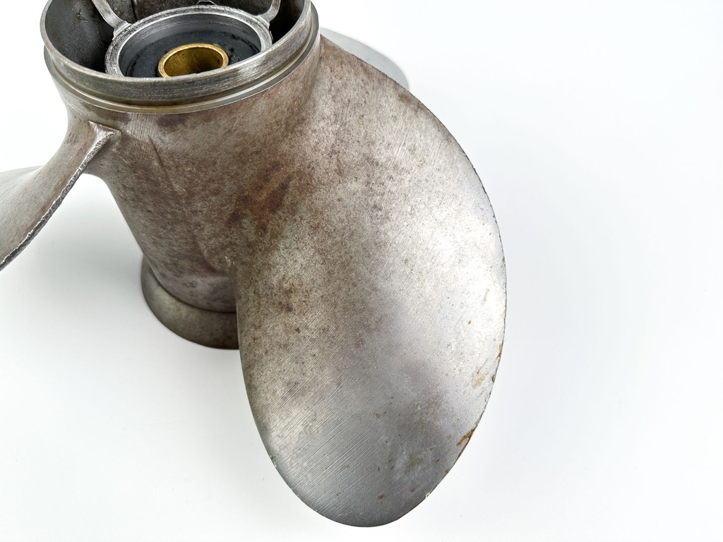 Johnson Evinrude 15 1/2 x 14 Prop Propeller 390831 Needs Hub