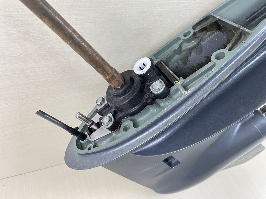 2009 Yamaha 50HP 2 Stroke Outboard 20" Long Lower Unit Gear Case 63D-45300-14-8D