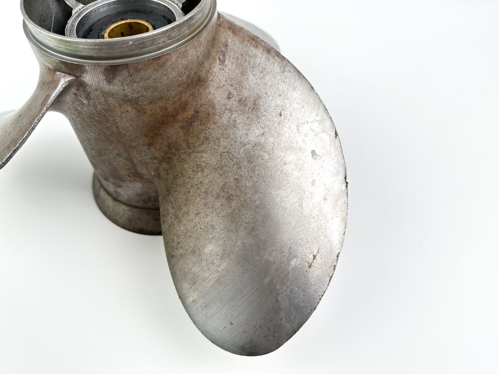 Johnson Evinrude 15 1/2 x 14 Prop Propeller 390831 Needs Hub