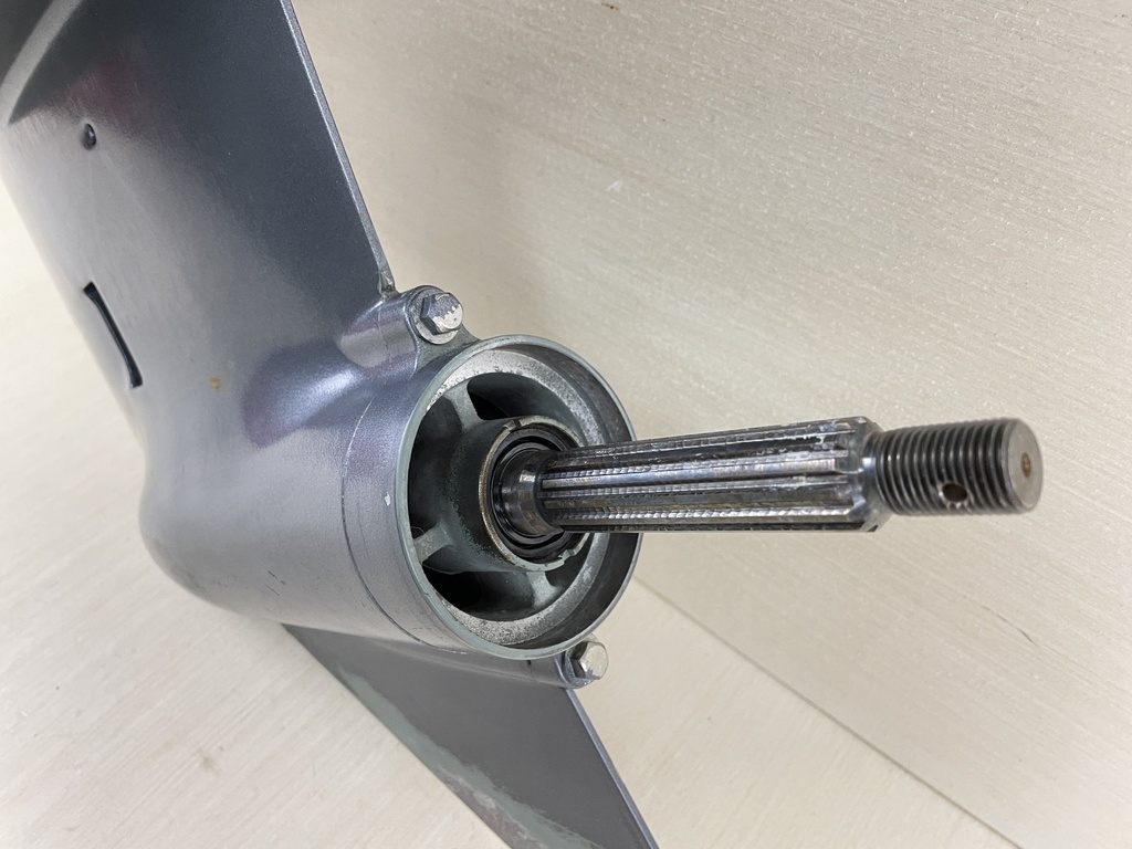 2009 Yamaha 50HP 2 Stroke Outboard 20" Long Lower Unit Gear Case 63D-45300-14-8D