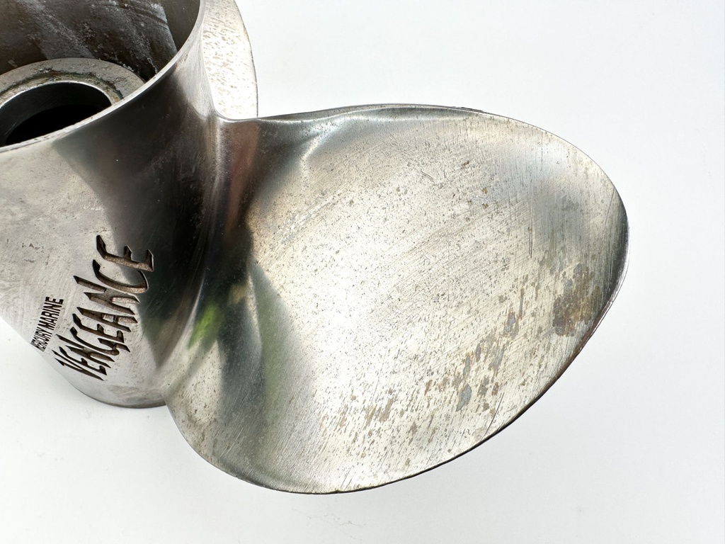 Mercury Marine Vengeance 13 x 18 P Stainless Steel Propeller 48-16988 RH