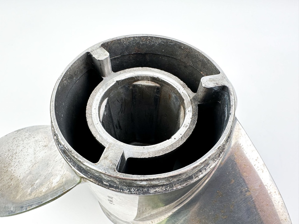 Mercury 15 1/2 x 17 Propeller Outboard Engine Standard Rotation RH 48-18278