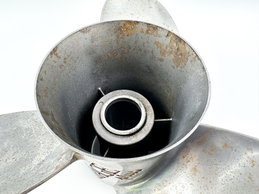 Mercury 15 1/2 x 17 Propeller Outboard Engine Standard Rotation RH 48-18278